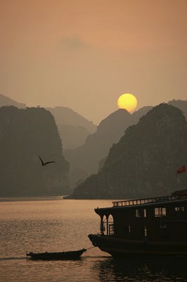 halong bay sunset